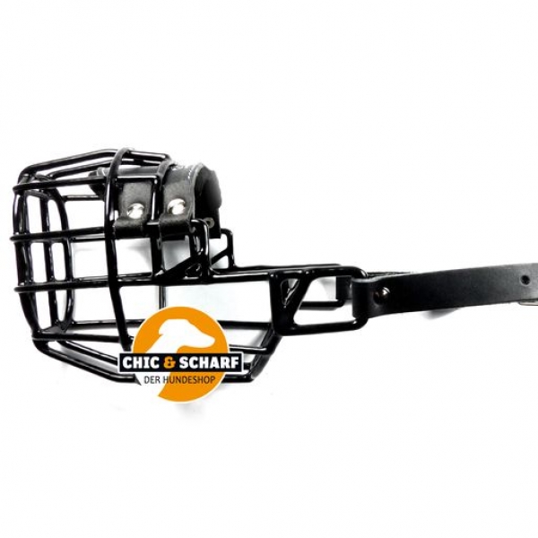 CHOPO Drahtmaulkorb schwarz Bullterrier Hündin